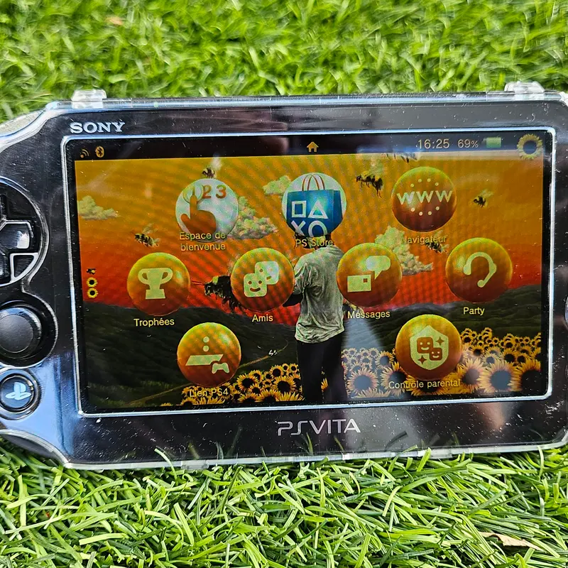 PS Vita 2000 LCD Noire — Thème Tournesols, coque transparente, 128 Go — vue 4
