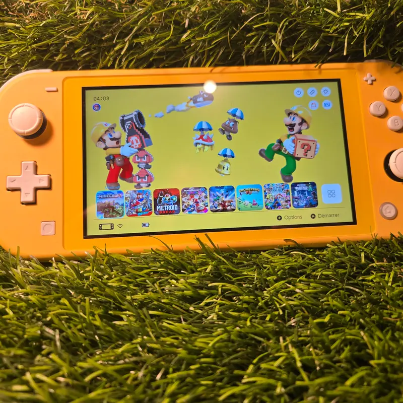 Nintendo Switch Lite Jaune — Thème Super Mario, 128 Go — vue 8