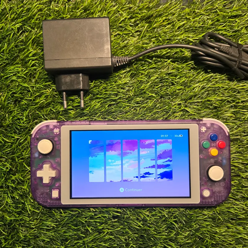 Nintendo Switch Lite Custom Violette Transparente — 128 Go — vue 4