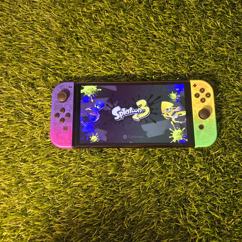 Nintendo Switch OLED Édition Limitée Splatoon 3 — En boîte, 128 Go — vue 4